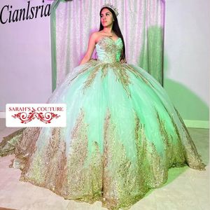 Robe Quinceanera vert menthe, sans manches, à volants, avec des Appliques dorées, en dentelle, princesse, pour 15 et 16 ans