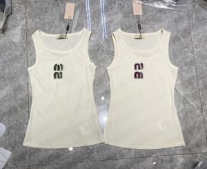 Miu Womens Designer Tops Lettres Diamant Gilet T-shirts Sans manches Femme Summer Tanks Camis Tees Gilet Chemise courte Lady Slim Gilets Ice Silk Tops