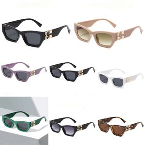 Miui Miui Lunettes de soleil Leopard Designer Miuity Miu Lunettes de soleil pour femmes Personnalité Miroir Jambe Métal Grande Lettre Design Multicolor Factory Outlet Promotionnel