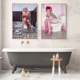 Femme sexy moderne dans la salle de bain des toilettes Paintes de toile Affiches et imprimés Pictures murales pour le salon décor mural Cuadros