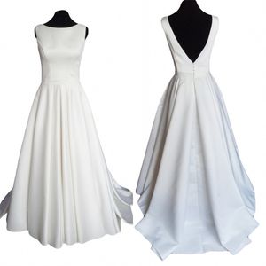 Robe de mariée en satin simple et moderne avec dos ouvert et train court à volants et col rond de haute qualité sur mesure robes de mariée blanches en Chine