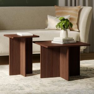 Juego de mesa de centro nido cuadrada y estriada moderna - Muebles de sala de estar de perfil bajo de 2 piezas con base de roble macizo en acabado de nogal - Decoración elegante para el hogar