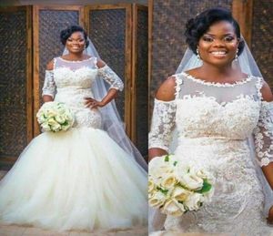 Modestes robes de mariée arabe ivoire 2017 Appliques de dentelle à manches demi-manches sirène Robe de réception de mariage sexy