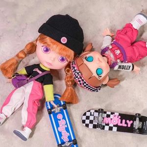 Molly Blyth Bjd Doll Skateboard Slide Figura de anime Tamaño grande Conjunto Cuerpo Vestido Traje Figura de acción Decorativo Coleccionable 231220