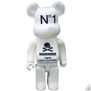 Juegos de películas 400% 28 cm Bearbrick Evade Glue Skl Figuras de oso blanco y negro Juguete para coleccionistas Modelo de trabajo de arte decoraciones Drop entregada