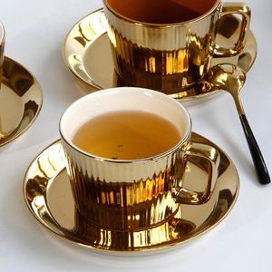 Tazas de cerámica chapadas en oro de lujo de 250ml, juego de platillos, taza de café Espresso, estilo nórdico, oficina, té de la tarde, regalo de cumpleaños 230818