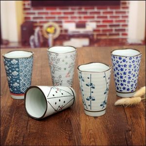 Tazas 300ml Cinco juegos de café Conjunto de regalo de leche Traje de estilo japonés y taza de cerámica retro de viento