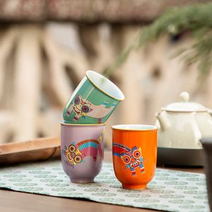 Tasses 3pcslot drôle Tiger chinois Green Tea tasse en céramique orange kung fu et tasse violet belle dessin animé thé de thé a de cérémonie 230817