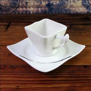Tazas Llegada novela Art Creative Coffee Cup Regalo Plaza de cerámica y té de platillo