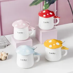 Tasses Tasse en céramique avec couvercle créatif personnalisé champignon tasses d'eau ménage bureau tasse à café cuisine Drinkware cadeaux d'anniversaire