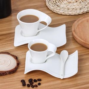 Tazas Taza de café de porcelana de onda europea, juego de platillos de cerámica blanca, 90ml/130ml/200ml300ml, taza de postre para desayuno, decoración del hogar