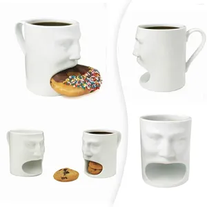 Tasses tasses à café drôle avec porte-biscuits en céramique thé au lait de lait petit déjeuner buveur d'eau blanc jeune et affamé