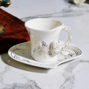 Tazas HF Cerámica de alivio de lujo Taza de café con plato Bird Creative Drinkware Topes de té Regalos Copa de leche 80ml