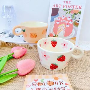 Tasses Ins Tasse de fraise peinte à la main-pincée à la main en céramique Sakura tasse mignonne petite fleur expresso café lait tasses cadeau pour enfants filles