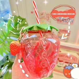 Tazas Ins Wind Net, vaso de plástico rojo, paja de fresa, botella de agua portátil para estudiante de té de la leche de mano para mujer