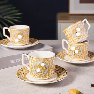 Tasses Ensemble de tasses à café et soucoupes en céramique de qualité supérieure, en porcelaine d'os européen, tasses de luxe pour thé et lait, 6 tasses, 6 plats avec boîte d'origine 231204