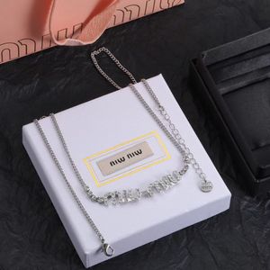 MUI MUI collier de lettre de diamant de luxe mode féminine simple et polyvalent tempérament mium chaîne de clavicule tendance haut de gamme en gros