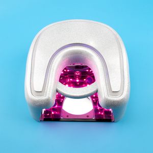 Sèche-ongles 48w lumière rouge lampe à ongles LED rechargeable pour guérir les ongles gel lampe d'art des ongles pédicure sans fil avec port USB sèche-ongles portable argent 230824