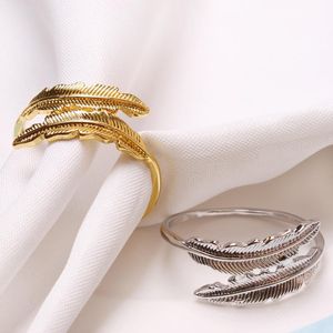 Anillos de servilleta, anillo de plumas en forma de hoja de oro metálico y plata, decoración de escritorio para El banquete de boda, regalos