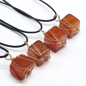 Agate rouge naturelle pierre précieuse non façonnée petit fil carré pierre cuir corde pendentif collier pour femmes cadeau taille 17mm
