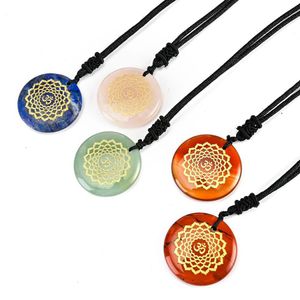 Encanto de piedra natural Colgante de moda Grabado India Yoga 7 Chakra Sahasrara Patrón Sánscrito Reiki Collar Amatista Cristal de cuarzo rosa Joyería al por mayor