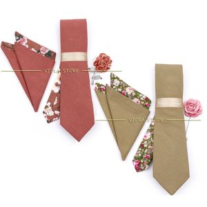 Corbatas de lujo Patchwork Algodón Floral Sólido 7 cm Corbata Conjunto Broche Pañuelo Hombres Banquete de boda Floral Corbata Regalo Accesorio 230818