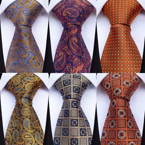 Coritos de cuello Vínculos marrones vintage para hombres 8 cm Clasiva Tada de cuello Paisley Jacquard Fashion Suits Accesorios hombre Banquete de boda Corbio Cravat J230225