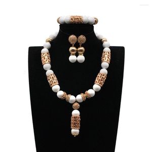 Ensemble de boucles d'oreilles et collier en pierre tendance, bijoux de mariée, splendides perles africaines rouges et pendentif en perles dorées, déclaration ABG25