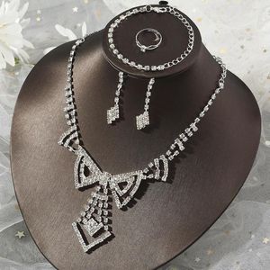 Conjunto de pendientes de collar, joyería de boda para mujer, colgante lleno de diamantes de imitación y anillo de pulsera, venta al por mayor nupcial de cuatro piezas