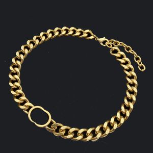 collar de joyería Nuevo diseñador Collar y pulsera Gargantilla para pulseras de letras unisex Suministro de cadena de oro Collares con dijes de acero inoxidable