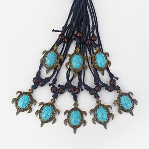 Colliers 12pcs / lot vintage Turquoise Sea Turtle pendant