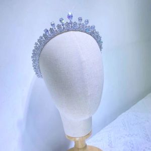 Collares Asnora Fashion AAA CZ Corona de novia Accesorios para el cabello de la boda Geométrica Forma geométrica Long Crystal Tandband Tiara A01388