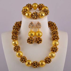Colliers belles perles nigérianes