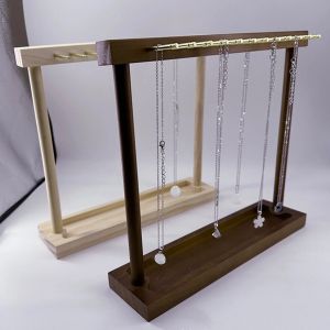 Colliers Organisateur de bijoux Stand en bois moderne avec 24 cintres Collier de rangement de rangement pour pendentifs montres chaînes Anneaux suspendus Collier