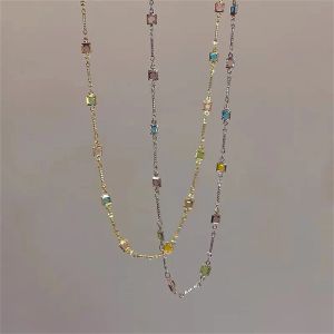 Colliers Rainbow Crystal Gemstone Retro Choker Collier de zircon coloré pour femmes Bijoux de chaîne de clavicule simple accessoires d'usure de mode