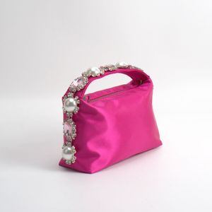 Pochette de soirée en satin rouge net : bijou, cristal, décor de plumes d'autruche en perles, sac à main d'été Showstopper pour femme noir argent rose