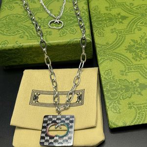 Collier de créateur ne se décolore jamais pour femme, chaîne double couche, étiquette plaquée argent, logo de marque correct, timbre en acier inoxydable, cadeau de luxe, cadeaux de qualité, famille, ami, couple