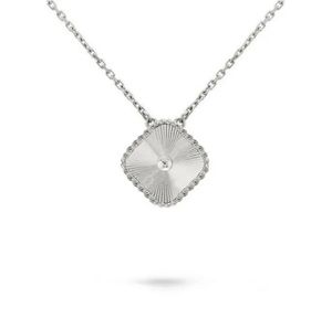 NOUVEAU 100% Argent Créateur De Mode Pendentif Colliers pour Femmes Élégant 4/Quatre Feuilles Trèfle Médaillon Collier Haute Qualité Ras Du Cou Chaînes Bijoux 18K Plaqué Or Filles Cadeau