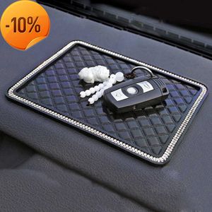 Nouveau 18 * 14cm Tapis Antidérapant Cristal Strass Automobile Silicone Tapis Antidérapant Pad Voiture Collant pour GPS Téléphone Accessoires Intérieur De Voiture