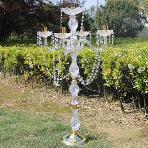 Nuevos candelabros de metal de color dorado de acrílico de 5 brazos de 90 cm de altura con colgantes de cristal, candelabro de boda, pieza central 1 lote = 10 piezas