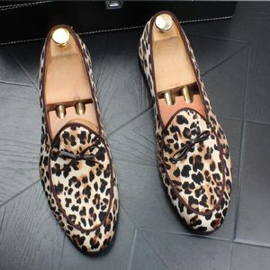 Nouveauté imprimé léopard Design chaussures hommes mode Banquet robes de bal chaussures respirantes sans lacet conduite chaussure jeunesse mocassin D2H6