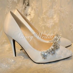 Nouvelle arrivée strass chaussures de mariage blanc satin chaussures de mariée bout rond talon haut magnifique parti chaussures de bal bout pointu bridesmaid2021