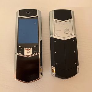 Nouvelle arrivée Signature High Classic Luxury V8 Slide Phone Capteur de gravité en acier doré Verre saphir Corps en métal Mp3 Bluetooth Débloqué Dual Sim Card Moblie Téléphones portables