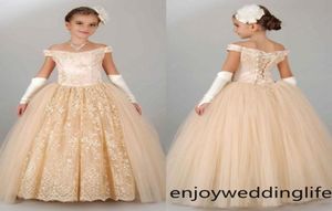 Nuevos vestidos de niña de flores de playa vestido de primera comunión bohemio blanco marfil para niña con cuello en V manga larga ALine boda barata para niños 1235974