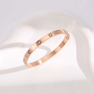 Bracelet de créateur classique de la nouvelle marque Kajia Fashion Diamond Imitation Titanium Steel Band Water Simple Rose