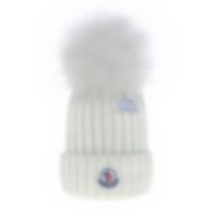 NOUVELLE marque Lettre Hiver beanie hommes femmes loisirs bonnets à tricoter couvre-chef casquette amoureux de plein air mode tricoté chapeaux PM-3