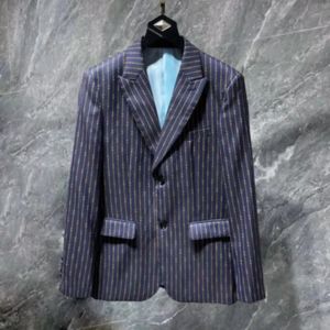 Nuevo diseñador de negocios Traje de hombre Blazer Chaquetas de moda de alta calidad Abrigos Patrón de flores para hombres Estilista Letra bordado Manga larga Fiesta informal Boda M-3XL