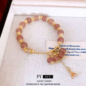 Nuevo estilo chino Gold Gold Electroplating Strawberry Zircon Bracon China-Chic Cadena versátil Pequeña Número de joyería de mano de alto grado Mujeres