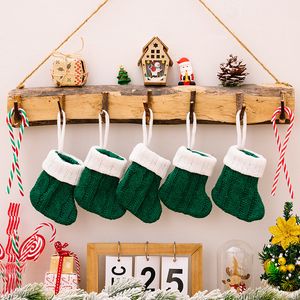 Nuevas decoraciones navideñas, calcetines de punto verdes, mini calcetines navideños, calcetines colgantes para decoración de árbol de Navidad