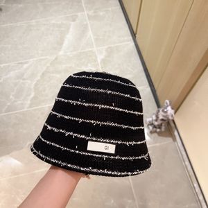 Nouveau chapeau de designer noir et blanc bicolore en option pièce tendance chapeau de parasol de haute qualité fashionbelt006